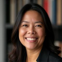 Larawan ni Mariel Garcia, Punong Tagapangasiwa ng Baulani Books.